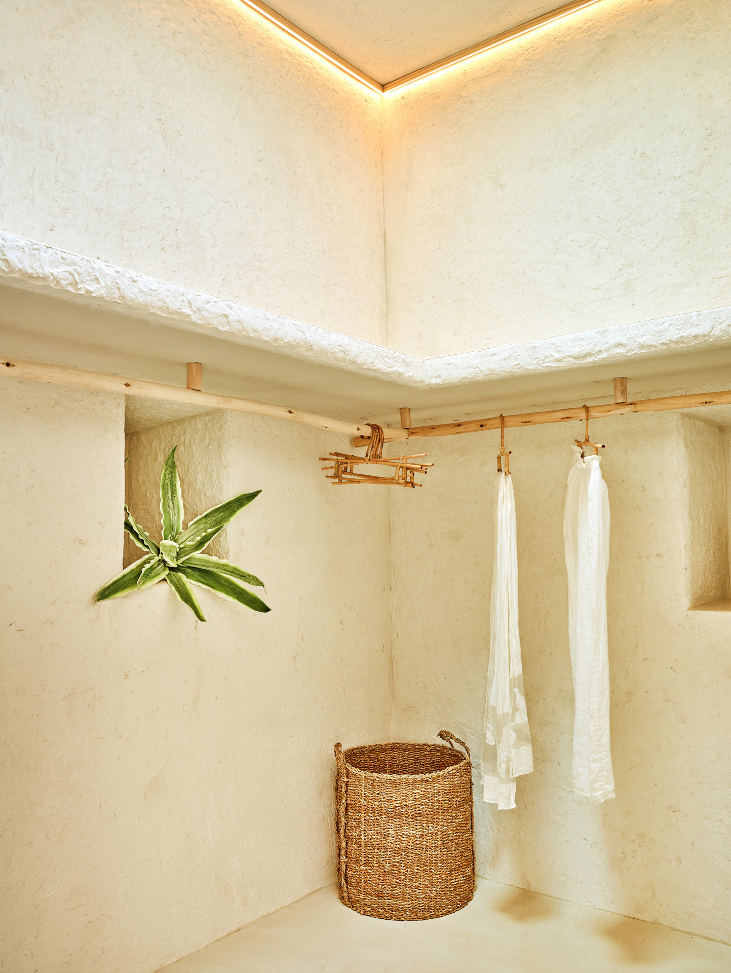 Resa Esatates for sale finca st rafael Ibiza modern 1 closet.jpg